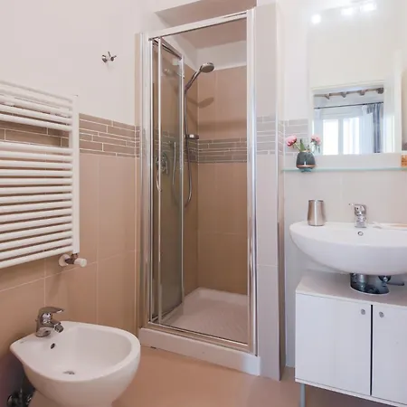 - Sant'orsola With View On The Market Apartment Florence